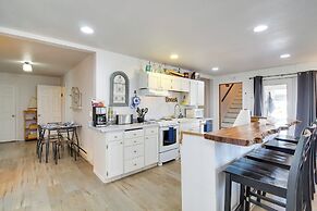 Bandon Home w/ Patio, Steps to South Jetty Park