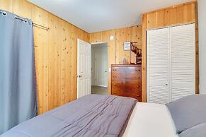 Bandon Home w/ Patio, Steps to South Jetty Park