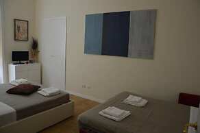 Luxury Three Bedroom Flat in Rome Center