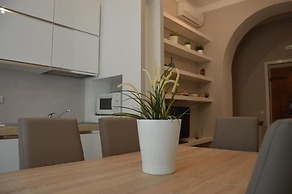 Luxury Three Bedroom Flat in Rome Center