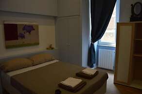 Luxury Three Bedroom Flat in Rome Center