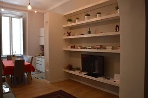 Luxury Three Bedroom Flat in Rome Center
