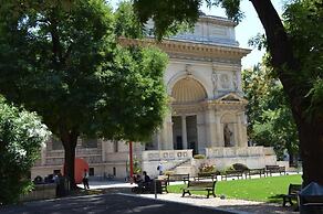 Luxury Three Bedroom Flat in Rome Center