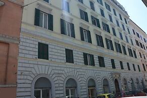 Luxury Three Bedroom Flat in Rome Center