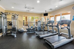 4 Mi to Disney World: Kissimmee Resort Retreat!