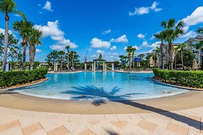 4 Mi to Disney World: Kissimmee Resort Retreat!