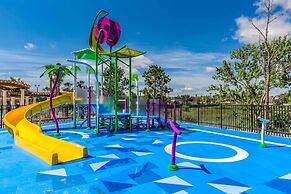 4 Mi to Disney World: Kissimmee Resort Retreat!