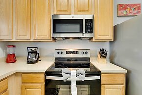 4 Mi to Disney World: Kissimmee Resort Retreat!