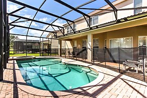 Spacious Kissimmee Villa - 3 Mi to Disney World!