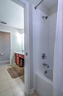 Spacious Kissimmee Villa - 3 Mi to Disney World!