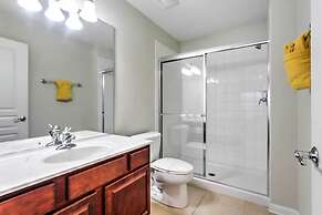 Spacious Kissimmee Villa - 3 Mi to Disney World!