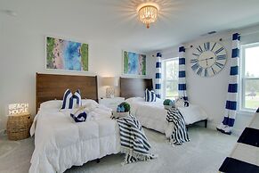 Ocean View Home w/ Beach Shuttle, 5 Mi to Coast!
