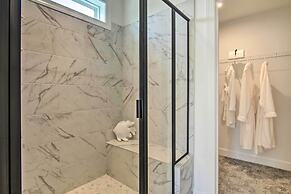 Ocean View Home w/ Beach Shuttle, 5 Mi to Coast!