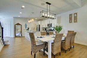 Ocean View Home w/ Beach Shuttle, 5 Mi to Coast!