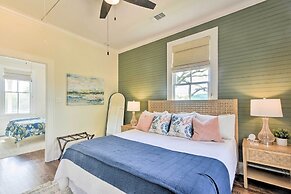 1 Mi to Beach: Coastal Cottage in Galveston