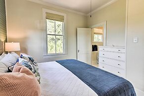 1 Mi to Beach: Coastal Cottage in Galveston