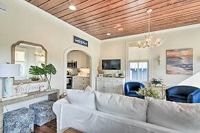 1 Mi to Beach: Coastal Cottage in Galveston