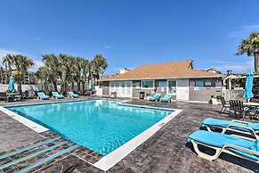Refreshing Galveston Condo w/ 2 Balconies!