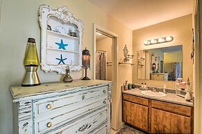 Refreshing Galveston Condo w/ 2 Balconies!