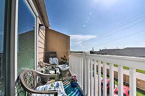 Refreshing Galveston Condo w/ 2 Balconies!