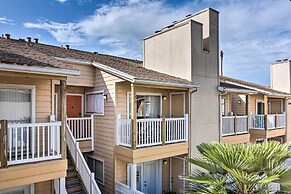 Refreshing Galveston Condo w/ 2 Balconies!