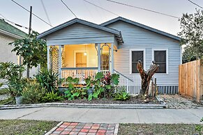 Historic Galveston Home: Walkable Neighborhood!