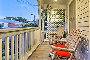 Historic Galveston Home: Walkable Neighborhood!