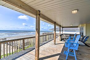 Beachfront Getaway w/ Deck & Views in Galveston