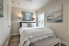 Walk to Beach: Home in Galveston!