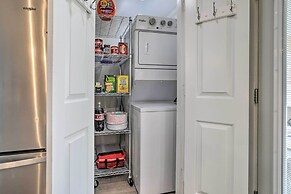 Walk to Beach: Home in Galveston!