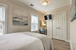 Walk to Beach: Home in Galveston!