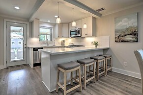 Walk to Beach: Home in Galveston!