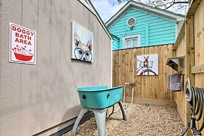 Walk to Beach: Home in Galveston!