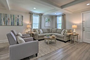 Walk to Beach: Home in Galveston!