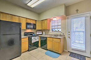 Galveston East End Condo w/ Pool < 1 Mi to Beach!