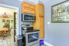 Cozy Gainesville Home ~ 1 Mi to University!