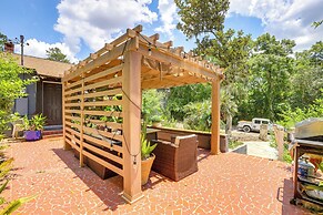 Cozy Gainesville Home ~ 1 Mi to University!