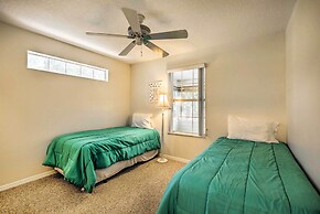 Charming Waldo Getaway Near Lake Santa Fe!