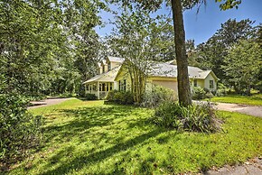 Charming Waldo Getaway Near Lake Santa Fe!