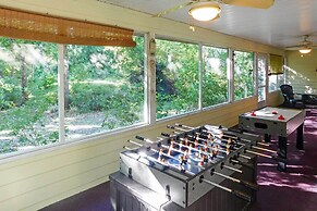 Charming Waldo Getaway Near Lake Santa Fe!