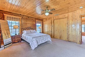 Lakefront Cabin + Guest House Near Granbury Square