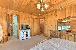 Lakefront Cabin + Guest House Near Granbury Square