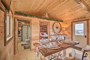 Serene Views: Quiet Farmhouse Cabin in Wisconsin!