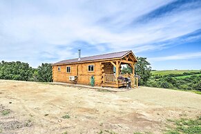 Serene Views: Quiet Farmhouse Cabin in Wisconsin!