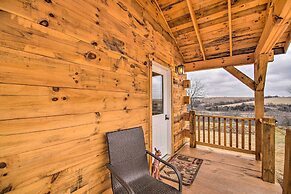 Serene Views: Quiet Farmhouse Cabin in Wisconsin!
