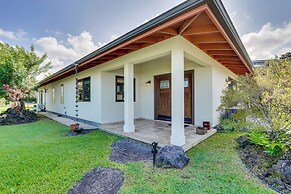 Kona Coast Hideaway w/ Patio & Pacific Ocean Views