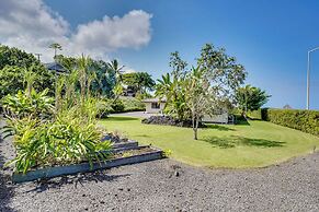 Kona Coast Hideaway w/ Patio & Pacific Ocean Views