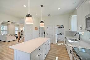 Canyon Lake Home w/ Deck ~ 1 Mi to Comal Park