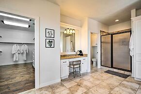 Luxe Canyon Lake Home w/ Gorgeous Lake Views!