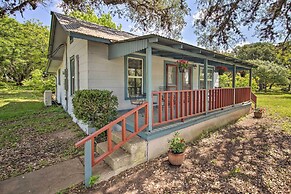 Betty B's River House < 1 Mi to Blanco State Park!